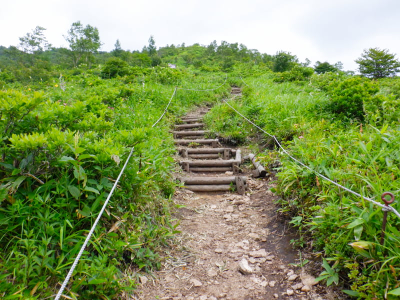 八間山登山道